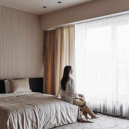 Garden Plaza Hotel Neresnytsya Екстериор снимка