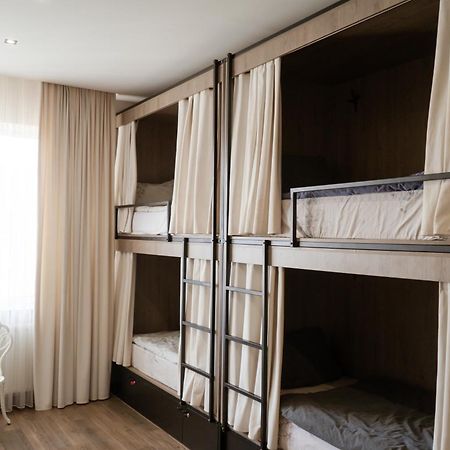 Garden Plaza Hotel Neresnytsya Екстериор снимка