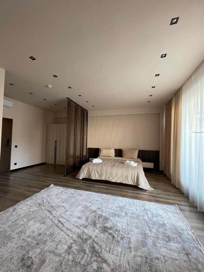 Garden Plaza Hotel Neresnytsya Екстериор снимка